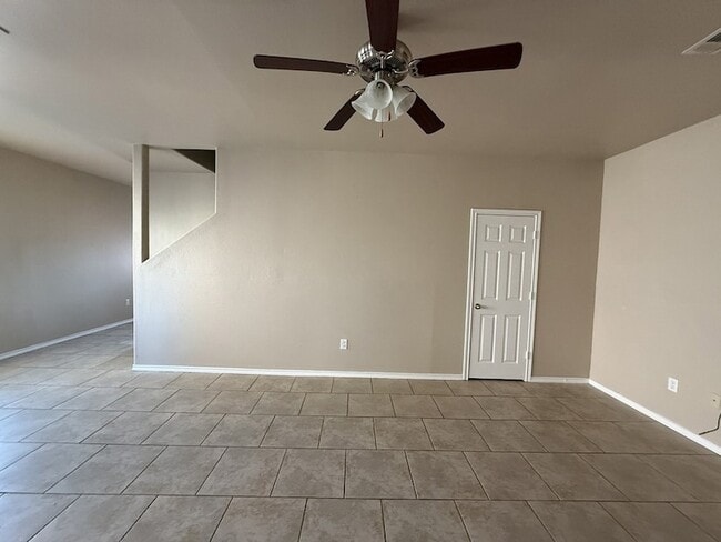 Photo - 704 E College St