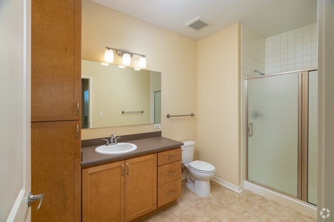 1BR, 1 BA - 810SF - Residence at University Hills