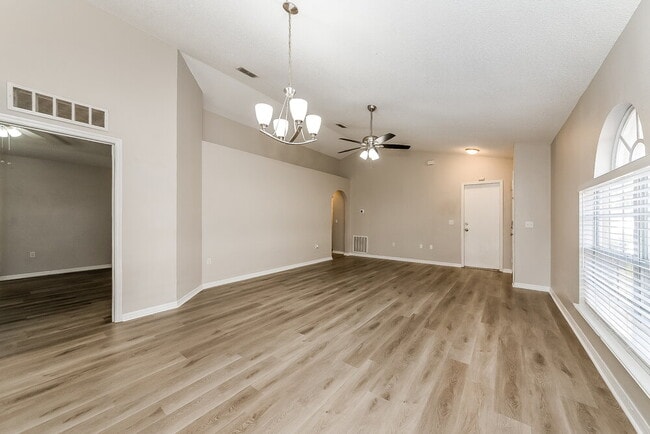 Photo - 1023 Brenton Leaf Dr