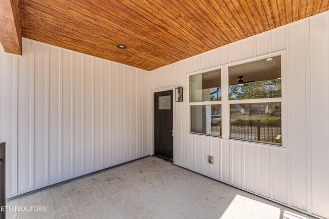 Photo - 818 W Anderson Ave