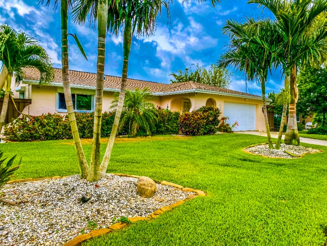 Building Photo - 4300 Beach Dr SE Rental