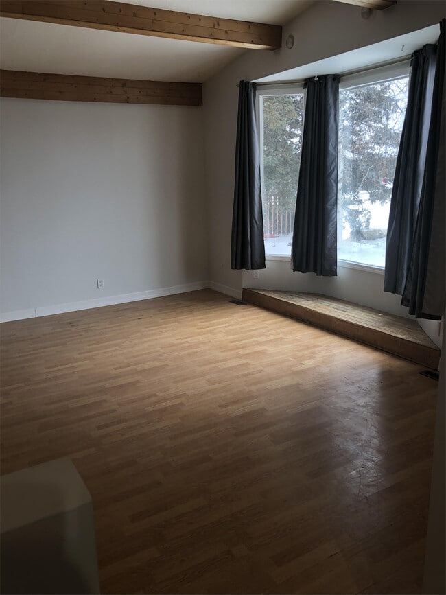 10808-10101 101 Ave