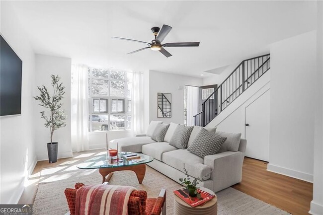 Photo - 1210 Cleburne Ave NE