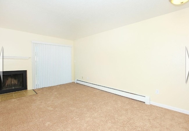 Living Room - Straight Creek Apartments