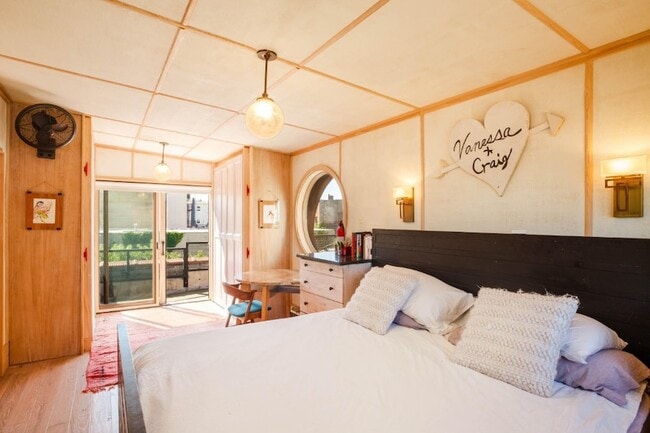 Photo - 125 Wolcott St