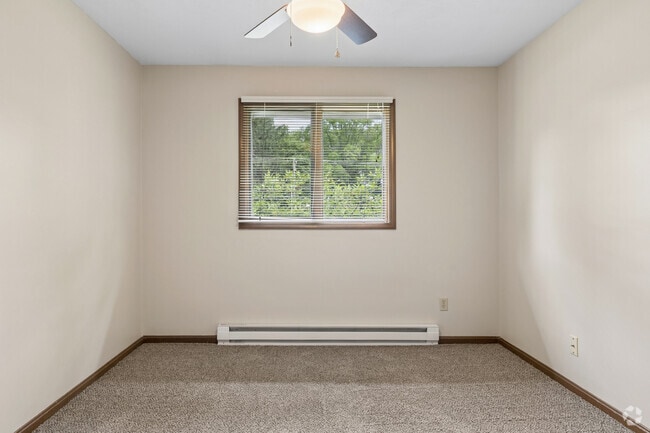 2BD, 1BA - 925SF - Second Bedroom