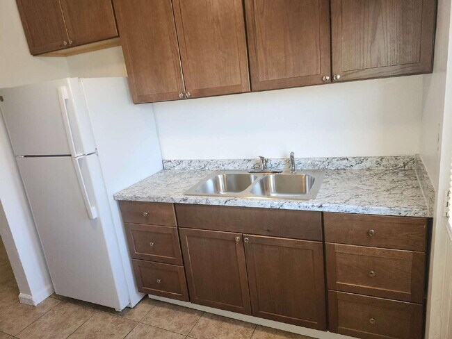 Photo - 1 bedroom 1 bath available in Dos Palos, CA.