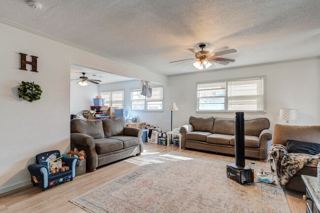 Photo - 4202 44th St