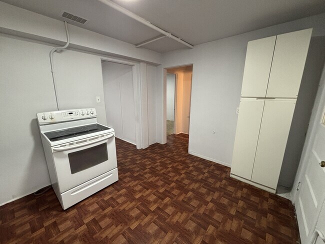 122 1/2 7th St