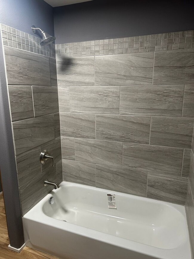 Photo - Large 4 Bedroom 2 Bath 1 Story Home with L...