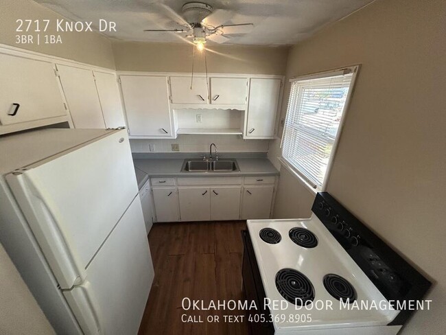 Photo - 2717 Knox Dr