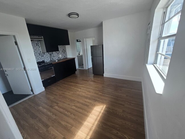 Photo - 66 W 13th St Unidad 4