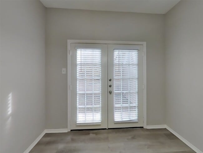 Photo - 15243 Bedford Glen Dr