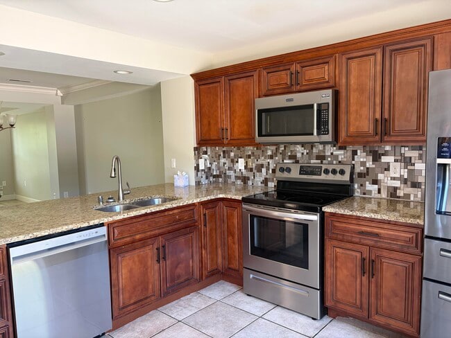 Photo - 211 Hurley Ln