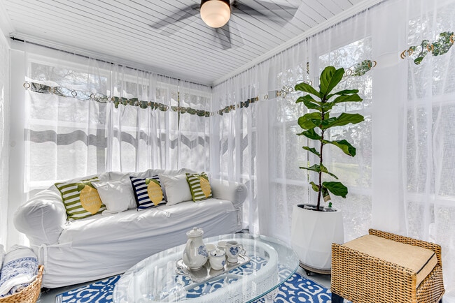 Photo - 2701 Oakland Ave