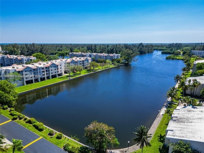Building Photo - 21121 SW 85th Ave Unit 311
