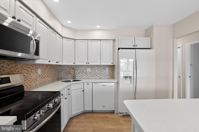 Photo - 215 Haddonfield Cmns Unit 215