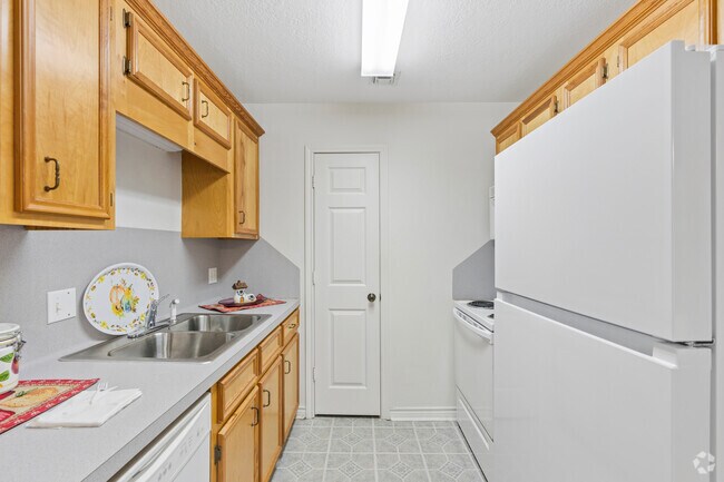 1BR, 1BA - 724SF - Kitchen