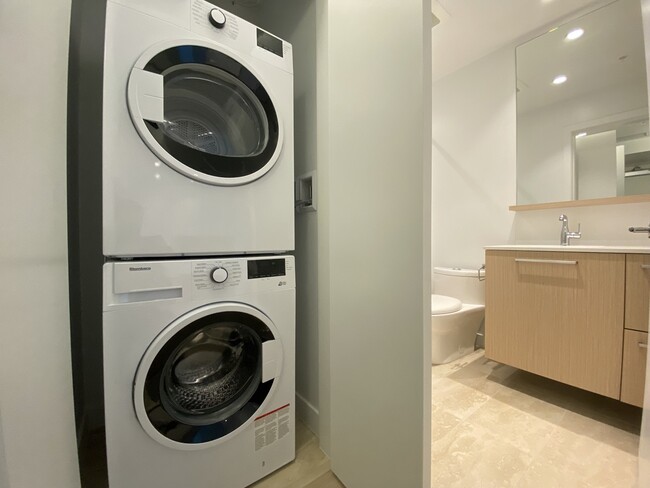 Photo - 567 Clarke Rd