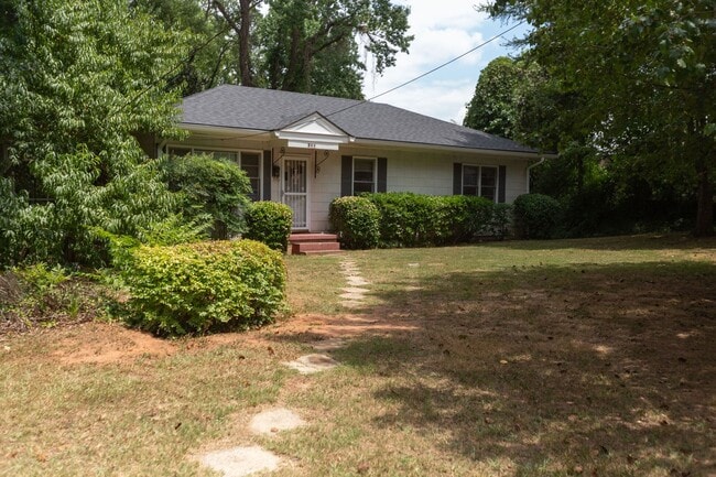 Photo - 3 bedroom 1 bath in Boulevard/ Normaltown!
