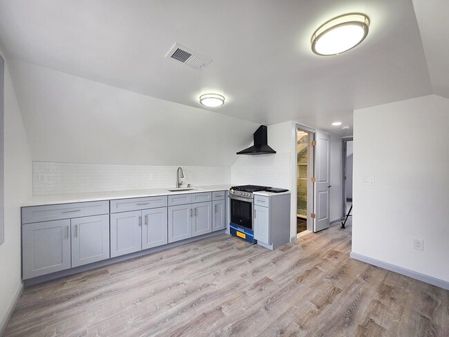 Photo - 170 Sunset Ave
