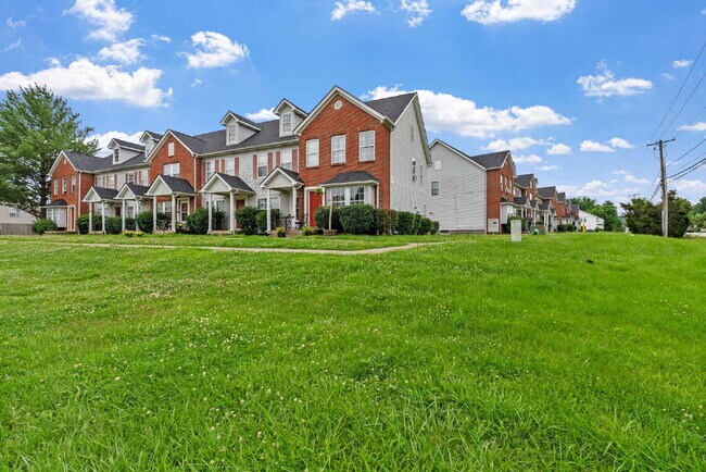 Photo - Charming Two Bedroom Townhome in South Louisville, Family-Friendly Neighborhood!