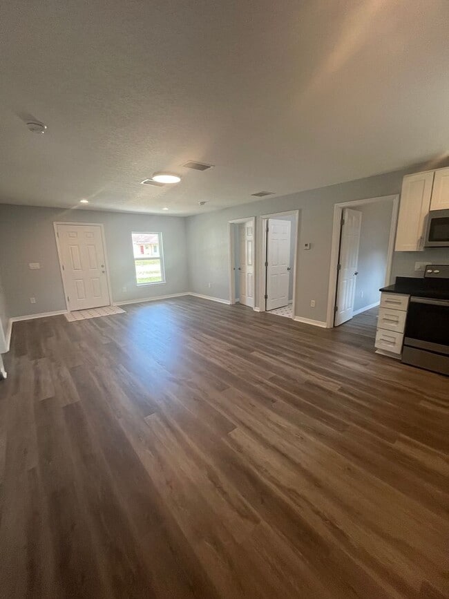 Photo - GORGEOUS 4BR/1BA Zephyrhills