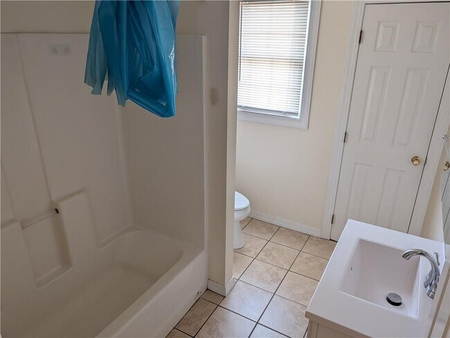 Photo - 144 Potters Ave