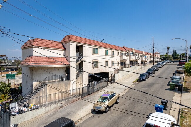 Photo - 2315 Barlow St