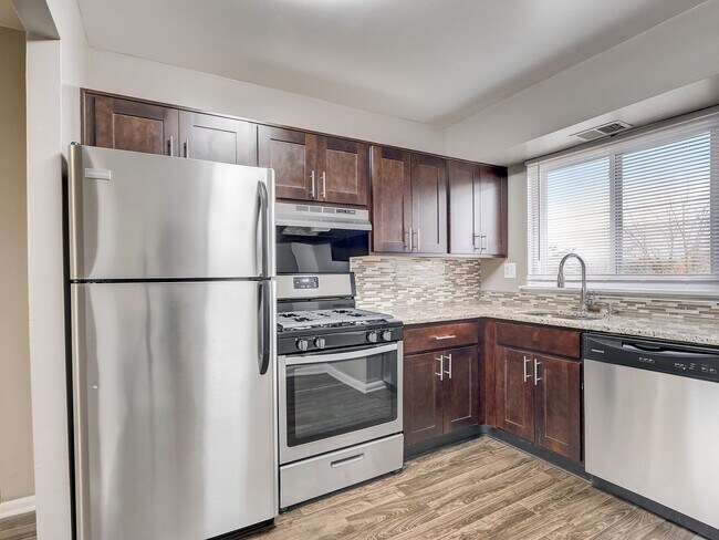 21-Ridgewater Ct Bldg 329 -008 - Gatewater Apartments