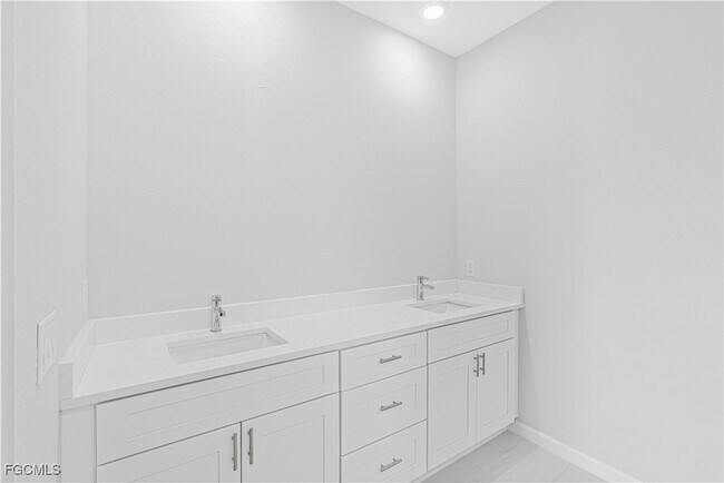 Photo - 3340 NE 19th Ave