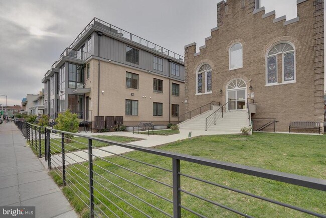 Building Photo - 625 Park Rd NW Unit 109