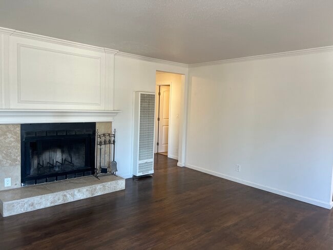 Photo - 1057 6th Ave