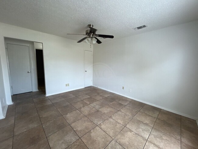 Photo - 2106 N W S Young Dr Unidad 2106 N. WS Young A