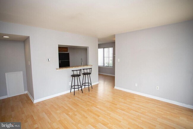 713 Gregorys Way  