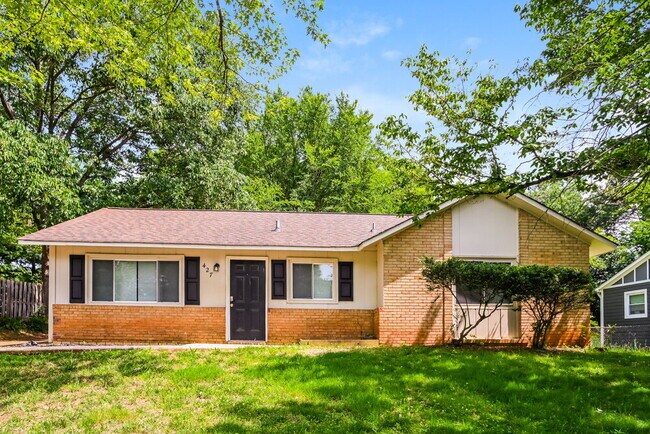 Photo - 427 Huntsmoor Dr House