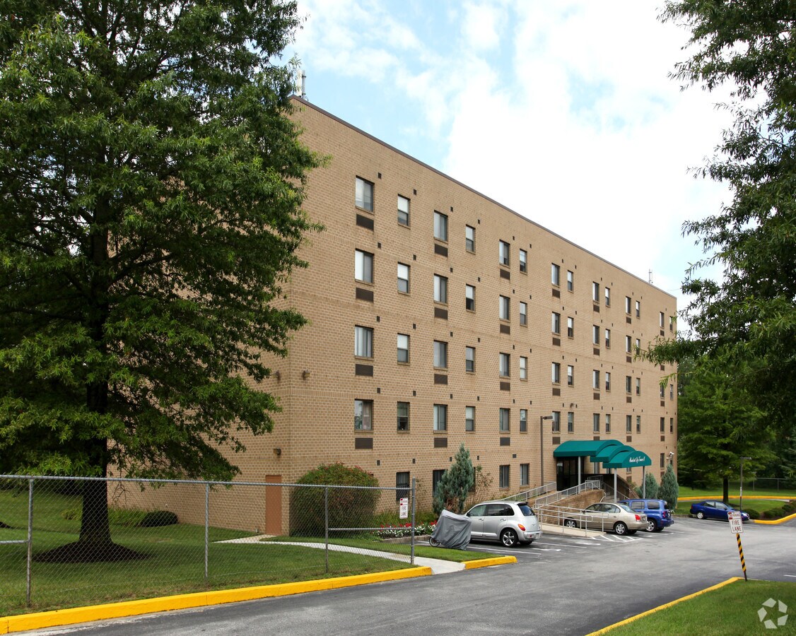 Photo - Abundant Life Towers II