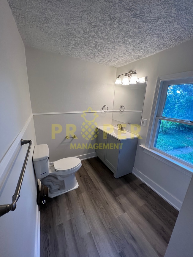 Photo - 5 bedrooms 2 full bathrooms for rent in Da...
