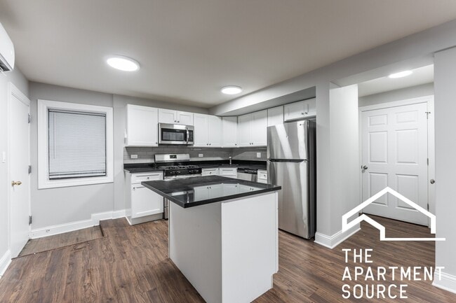 Photo - 5736 N Winthrop Ave Unit 5736 North Winthrop Ave