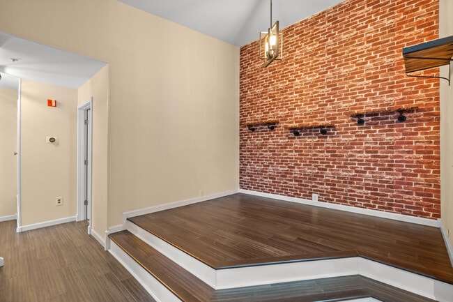 Photo - 6109 Wigmore Ln Unidad N