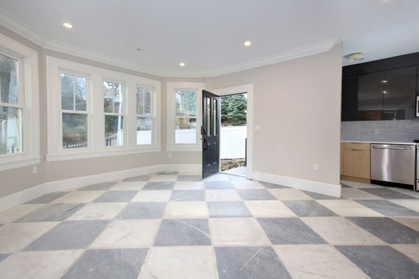 Building Photo - 15 Lanark Rd Unit 2B