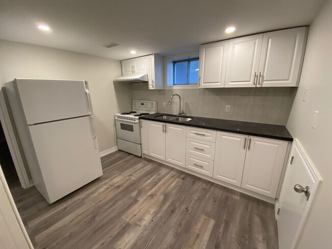 Photo - 97 Shropshire Dr