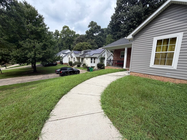 Room in Single Family Home on Vasser Pl