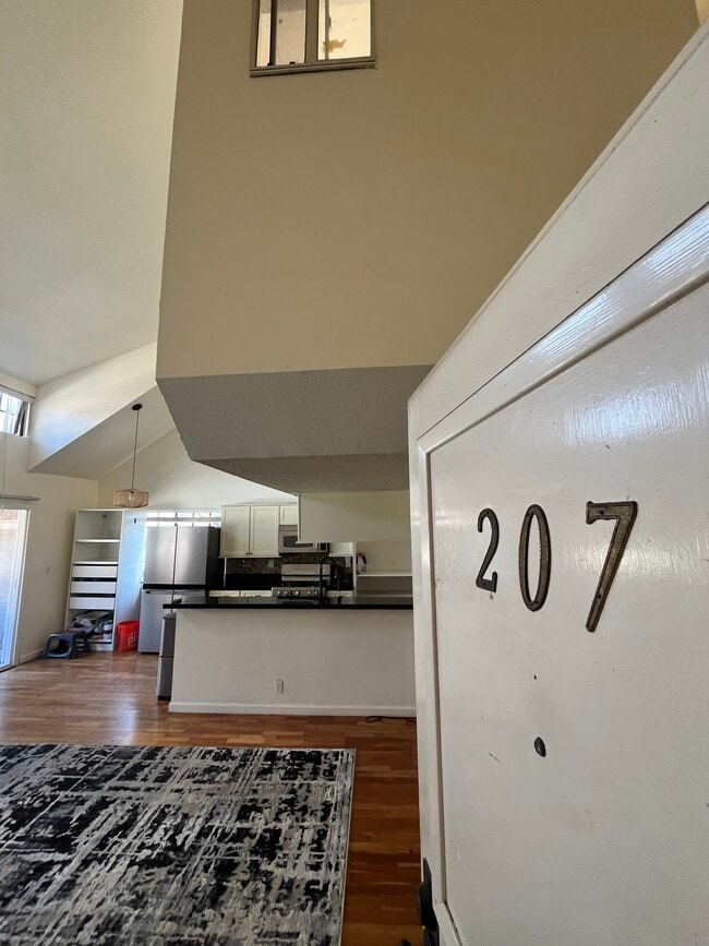 Photo - 15946 Vanowen St Unidad #207