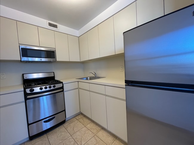 Building Photo - 3212 23rd St Unit 3 Rental