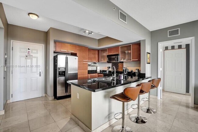 Photo - 2030 Douglas Rd Unit 816