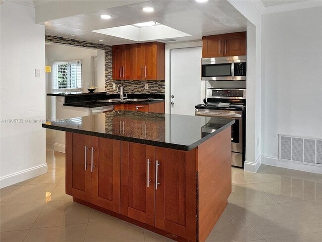 Photo - 6001 NW 71st Ave