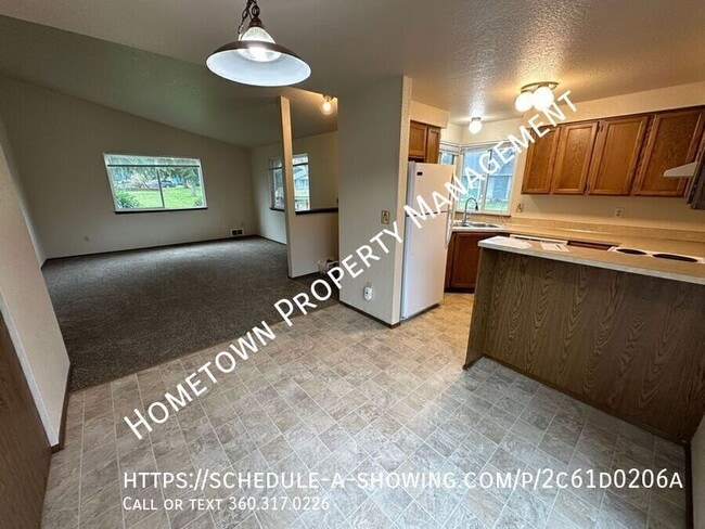 Photo - 640 Bavarian Ln SE