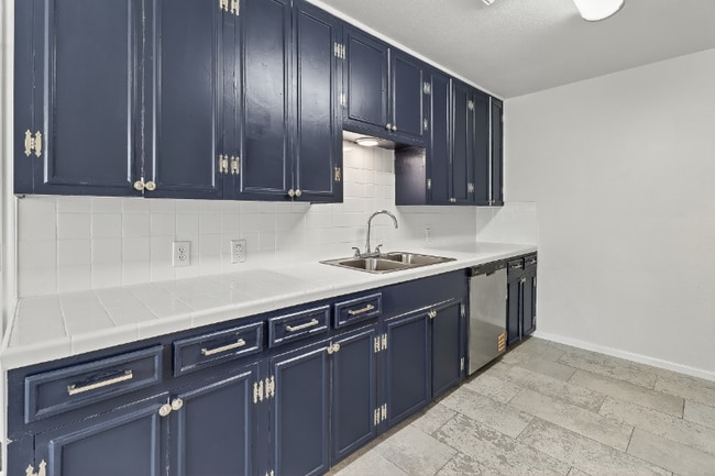 Photo - 4634 Weir Dr