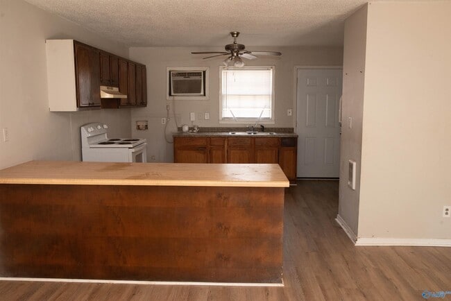 Photo - 3225 Clopton St SW